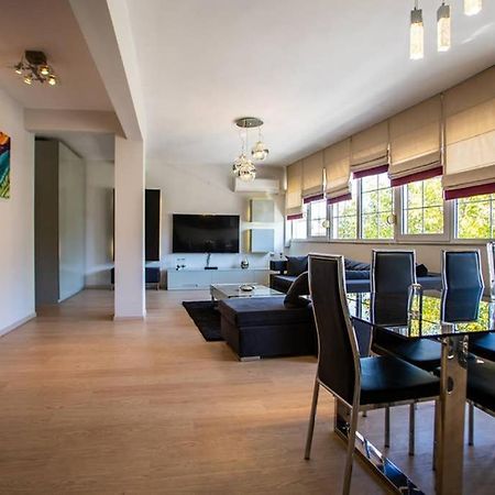 A Stylish Apartment In The Center Of Kastoria Exterior photo